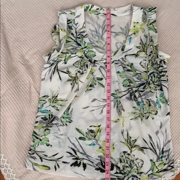 Floral Cap Sleeve Blouse - Picture 7 of 8